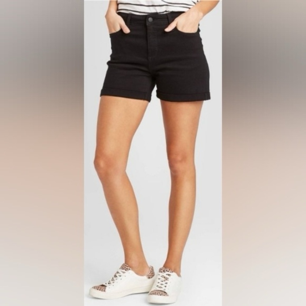 Universal Thread Black High-Rise Midi Cuffed Cotton Denim Shorts Women’s 16